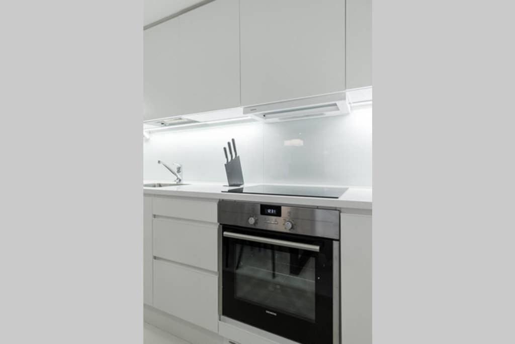 Sleek And Spacious 3 Bedroom Apartment In City Centre Ελσίνκι Εξωτερικό φωτογραφία