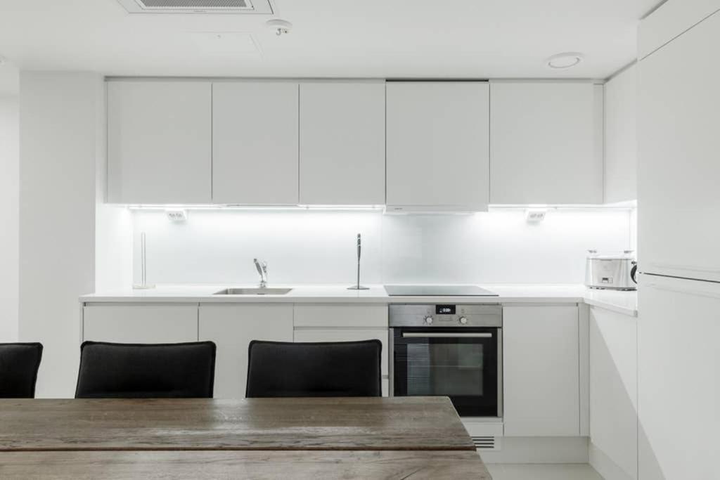 Sleek And Spacious 3 Bedroom Apartment In City Centre Ελσίνκι Εξωτερικό φωτογραφία